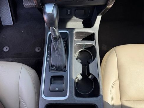 Used 2017 Ford Escape Titanium FWD image 21
