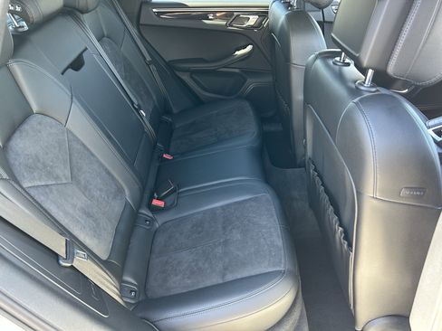 Used 2021 Porsche Macan image 13