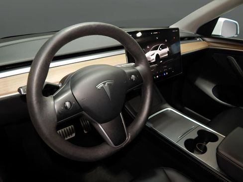 Used 2023 Tesla Model Y Long Range AWD/4WD image 15