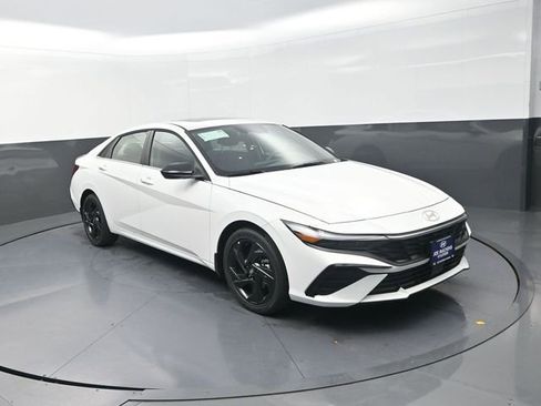 New 2026 Hyundai Elantra SEL Sport Premium FWD image 2