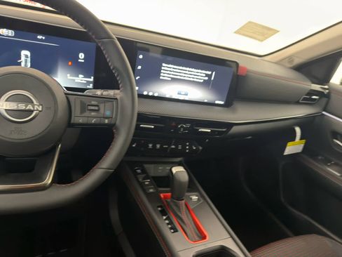 New 2026 Nissan Kicks SR w/ SR Premium Package image 17