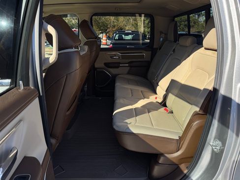 Used 2019 RAM 1500 Laramie image 22