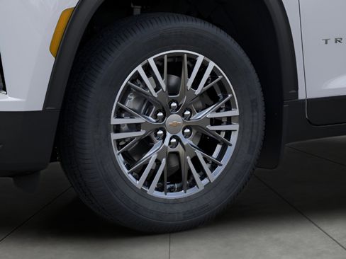 New 2026 Chevrolet Traverse LT w/ Driver Confidence Package AWD/4WD image 9
