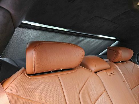 New 2025 BMW i7 xDrive60 w/ Executive Package image 16