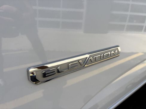 Used 2022 GMC Canyon Elevation w/ Elevation Premium Package AWD/4WD image 8