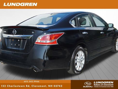 Used 2015 Nissan Altima 2.5 S w/ Sport Value Package FWD image 3