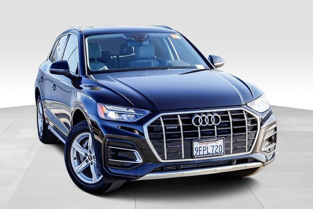 Used 2023 Audi Q5 2.0T Premium w/ Convenience Package AWD/4WD image 2