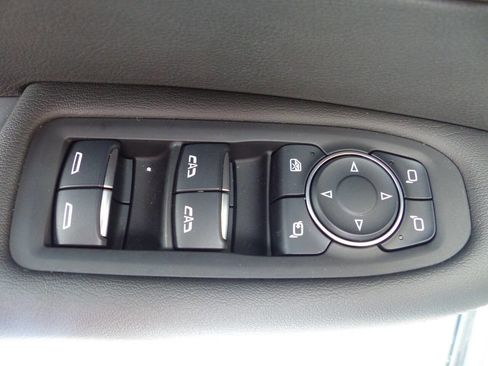 Used 2024 Cadillac XT6 Luxury w/ LPO, Floor Liner Package FWD image 16