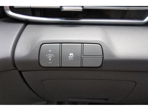 Certified 2024 Hyundai Elantra SEL FWD image 22