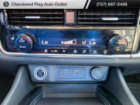 Used 2021 Nissan Rogue SV w/ Premium Package FWD image 17