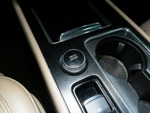 Used 2020 Lincoln Corsair Reserve w/ Equipment Group 201A image 26