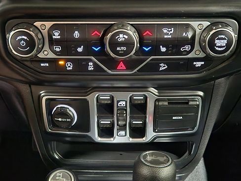 Used 2021 Jeep Wrangler Unlimited Sport image 38