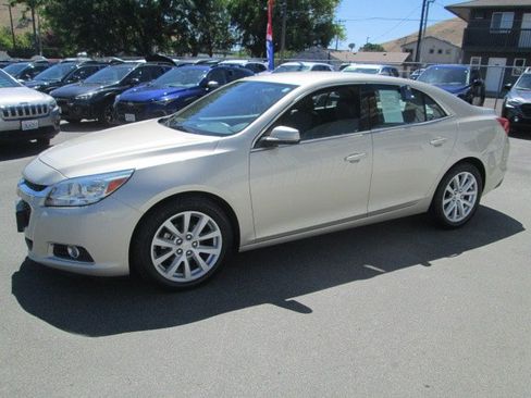 Used 2015 Chevrolet Malibu LT FWD image 3