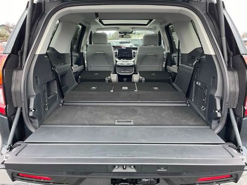 New 2025 Ford Expedition Active image 31