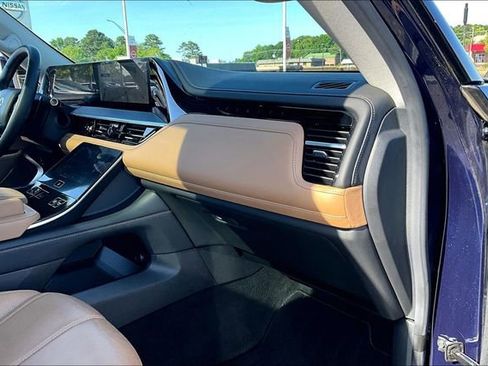Used 2025 INFINITI QX80 Sensory AWD/4WD image 23