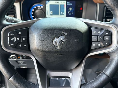 Used 2024 Ford Bronco Outer Banks AWD/4WD image 11