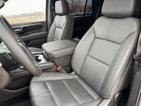 Used 2025 Chevrolet Tahoe RST image 24