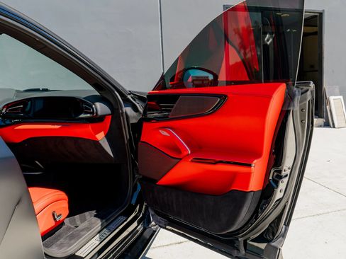 Used 2025 Ferrari Purosangue AWD/4WD image 74