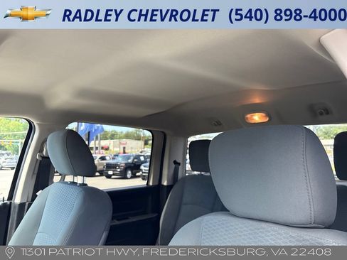 Used 2015 RAM 2500 Tradesman w/ Chrome Appearance Group AWD/4WD image 2