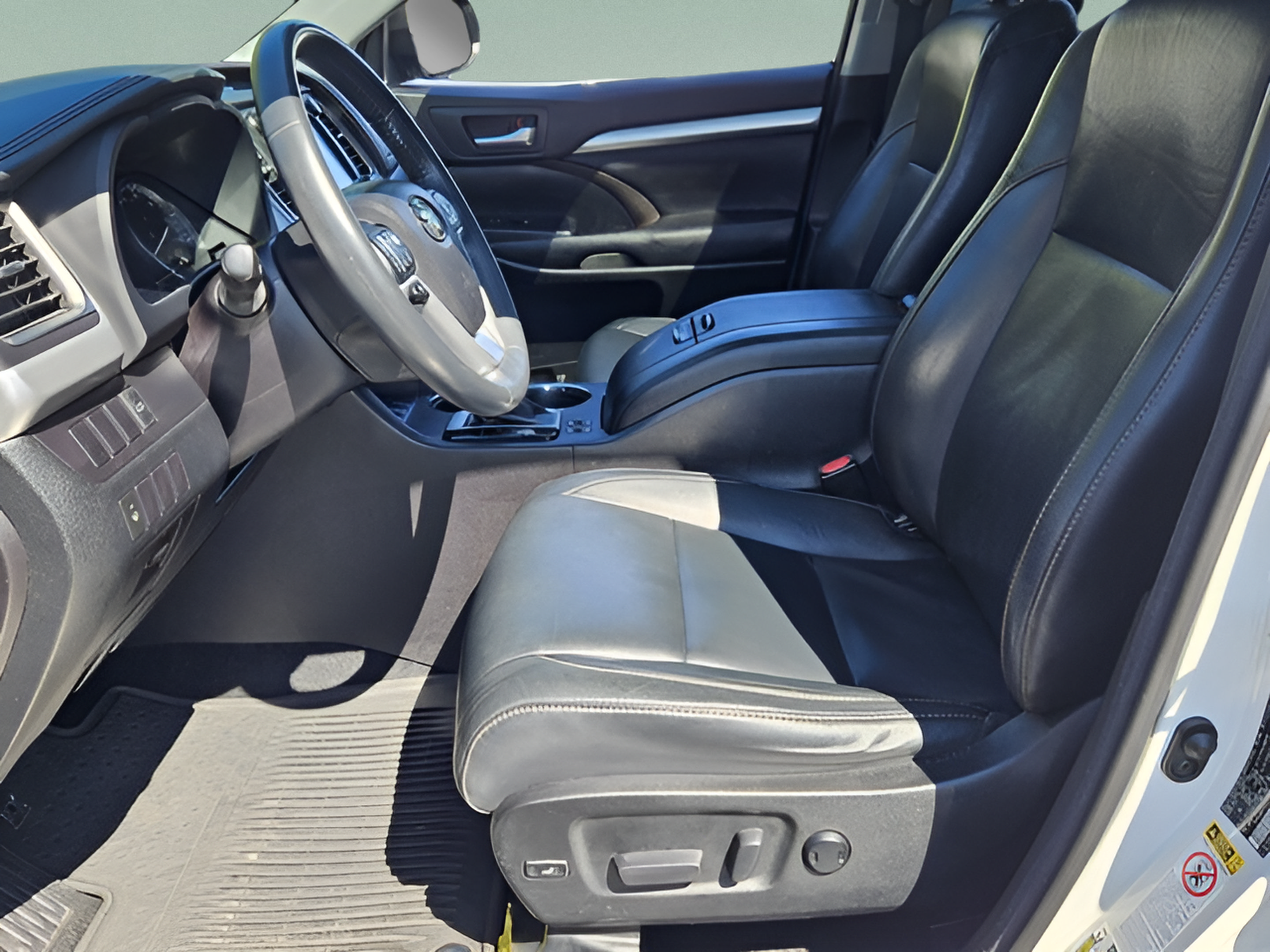 Used 2016 Toyota Highlander XLE AWD/4WD image 13