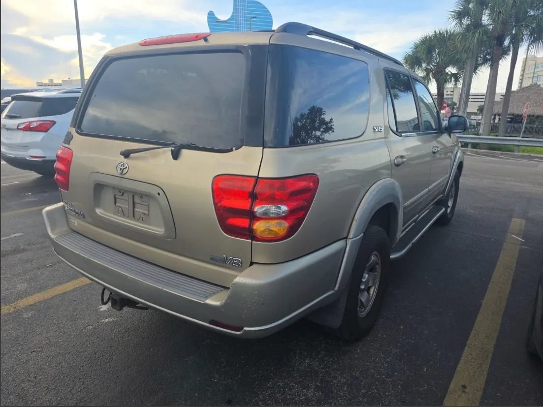 Used 2002 Toyota Sequoia SR5 w/ Convenience Pkg RWD image 6