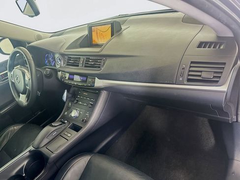 Used 2011 Lexus CT 200h image 29