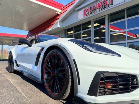 Used 2016 Chevrolet Corvette Z06 w/ 3LZ Preferred Equipment Group RWD image 22