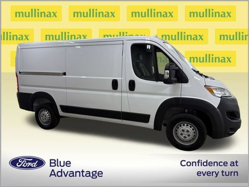 Used 2025 RAM ProMaster 2500 w/ Convenience Group FWD image 2