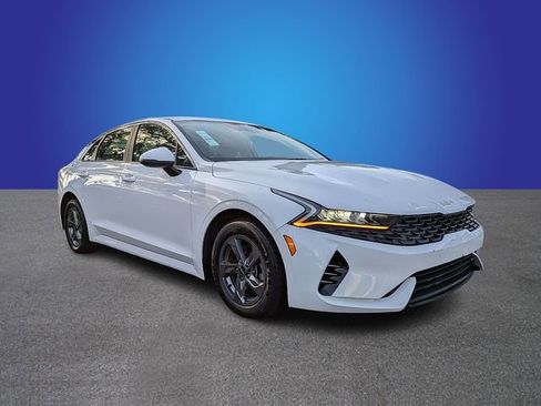Used 2022 Kia K5 LXS FWD image 7