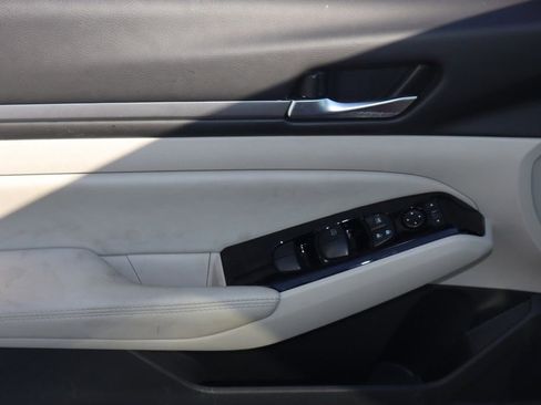 Certified 2025 Nissan Altima 2.5 SL image 14