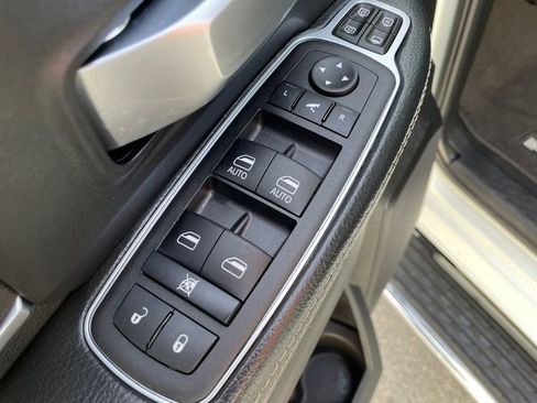 Used 2024 RAM 2500 Big Horn w/ Sport Appearance Package image 25