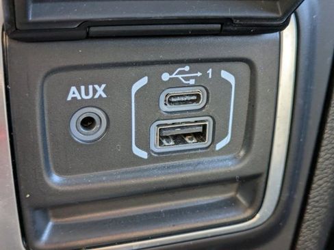 Used 2020 Jeep Wrangler Unlimited Sahara image 18