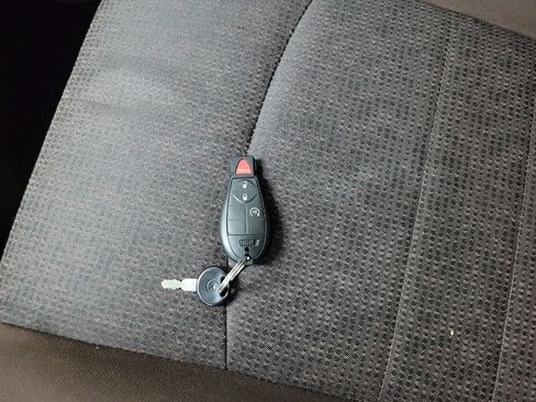 Used 2018 RAM 1500 Big Horn image 32