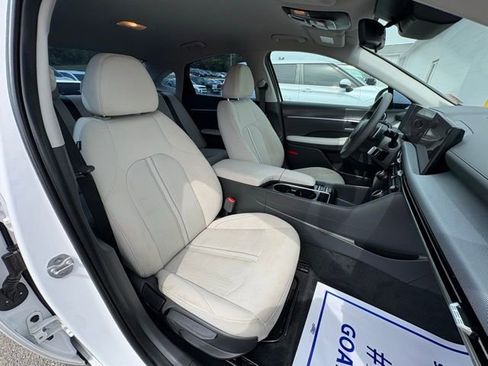 Used 2025 Hyundai Sonata SEL FWD image 31