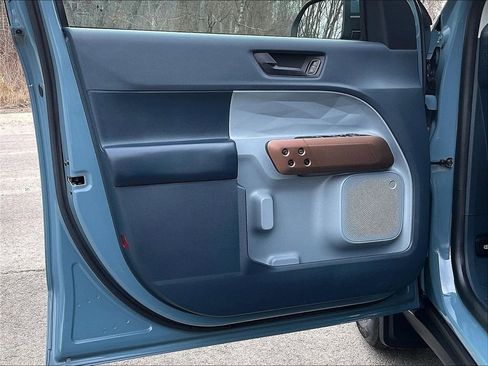 Used 2023 Ford Maverick Lariat w/ Equipment Group 500A Standard image 9