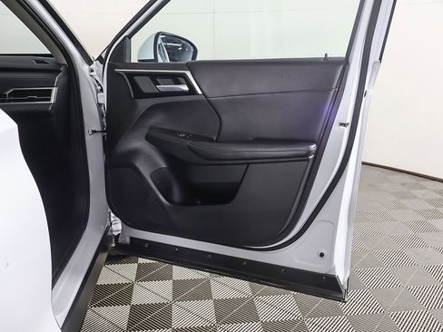 Used 2024 Mitsubishi Outlander SE image 24