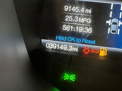 Used 2019 Ford Fusion SE image 16