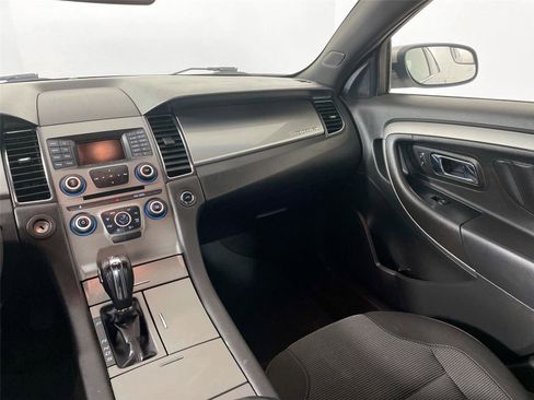 Used 2015 Ford Taurus SEL image 30