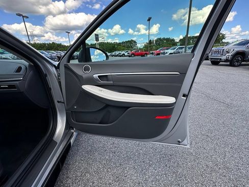 Used 2023 Hyundai Sonata Limited FWD image 15