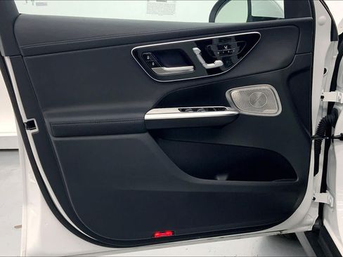 Used 2024 Mercedes-Benz GLC 300 image 19