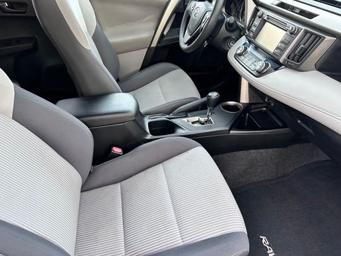 Used 2013 Toyota RAV4 XLE FWD image 10