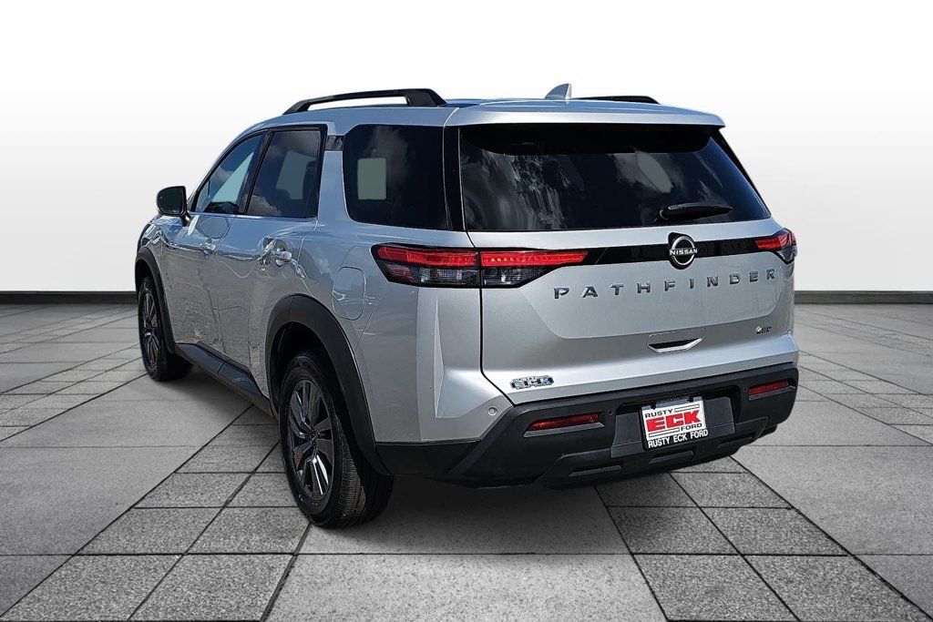 Used 2025 Nissan Pathfinder SV AWD/4WD image 7