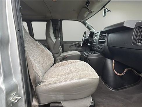 Used 2019 Chevrolet Express 3500 LS image 10