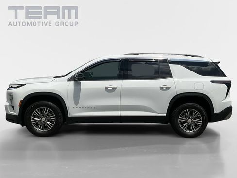 Used 2024 Chevrolet Traverse LT w/ Enhanced Driving Package FWD image 4