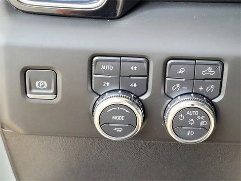 Used 2025 GMC Sierra 2500 Denali w/ Denali Reserve Package image 15