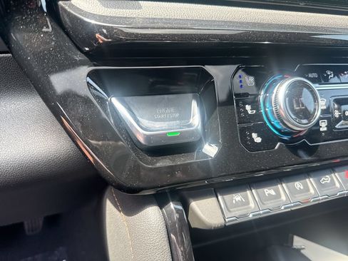 New 2026 GMC Sierra 1500 AT4 w/ AT4 Premium Package AWD/4WD image 17