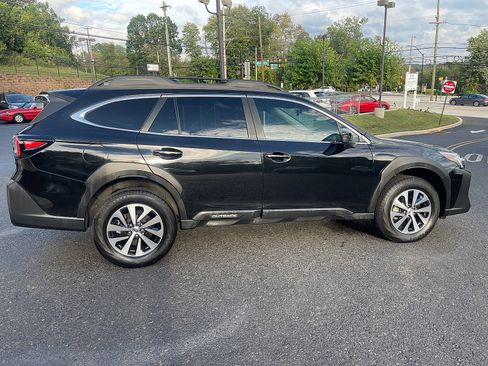 Used 2024 Subaru Outback Premium image 3