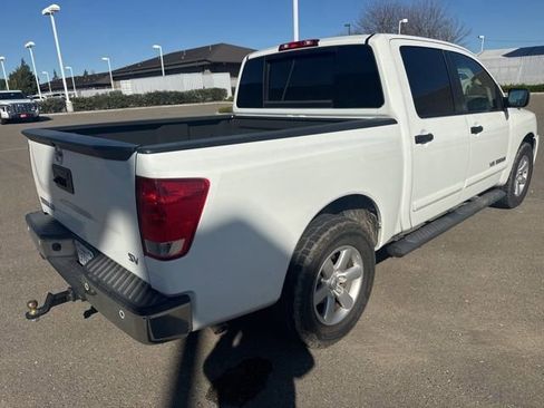 Used 2014 Nissan Titan SV w/ SV Value Truck Package image 7