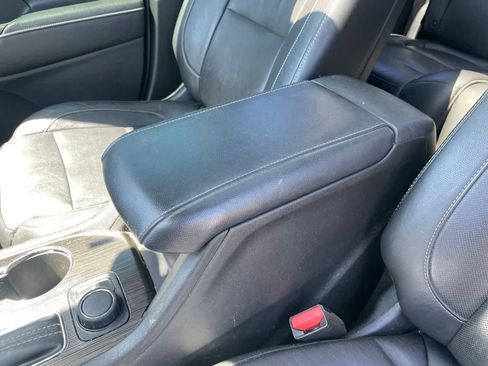 Used 2018 GMC Acadia SLT FWD image 22