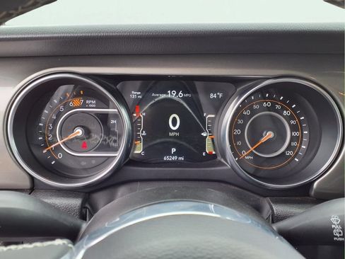 Used 2023 Jeep Wrangler Unlimited Sahara AWD/4WD image 16